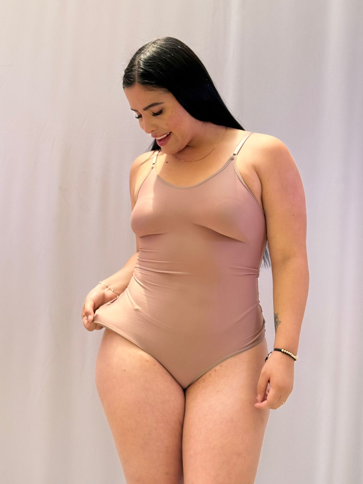 🖤 MoldeaFit™ – Tu silueta, tu poder. 🖤 🔥 El secreto de las mujeres que se sienten seguras, elegantes y cómodas... todos los días. 🔥